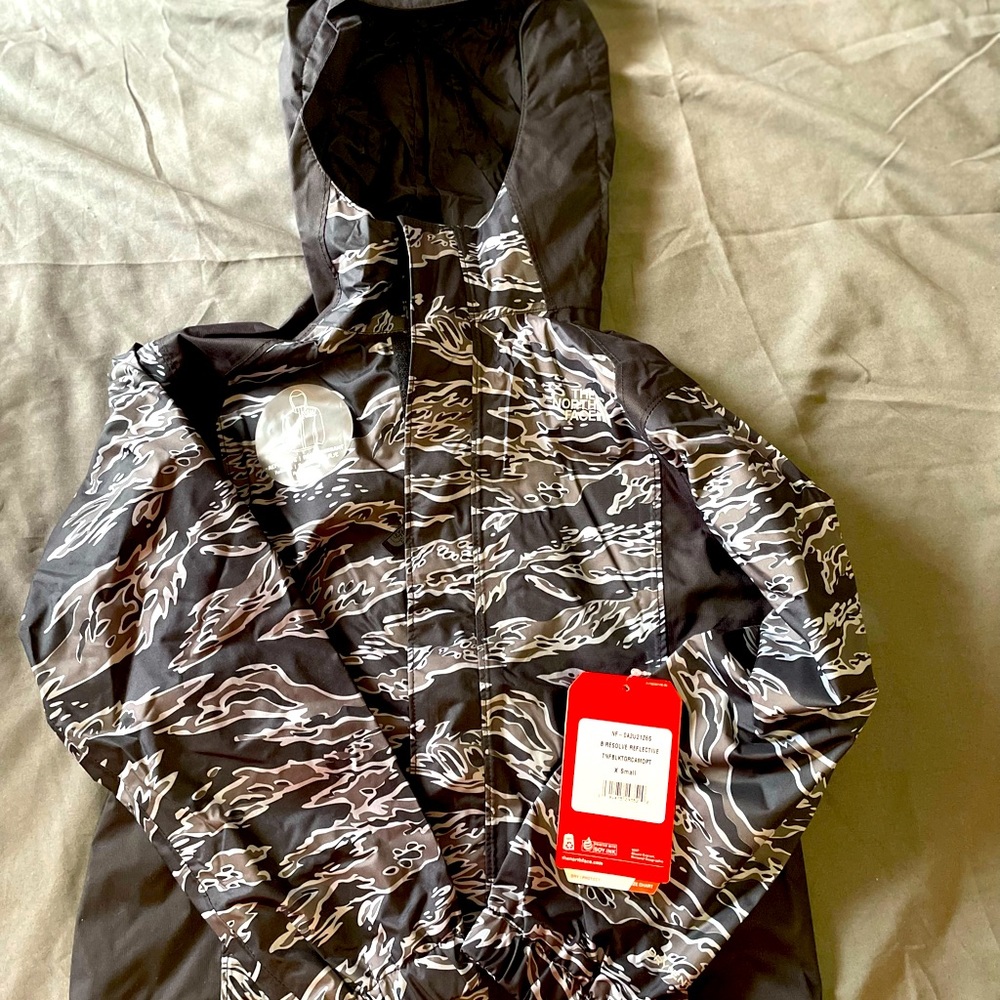 B Resolve Reflective.  X small